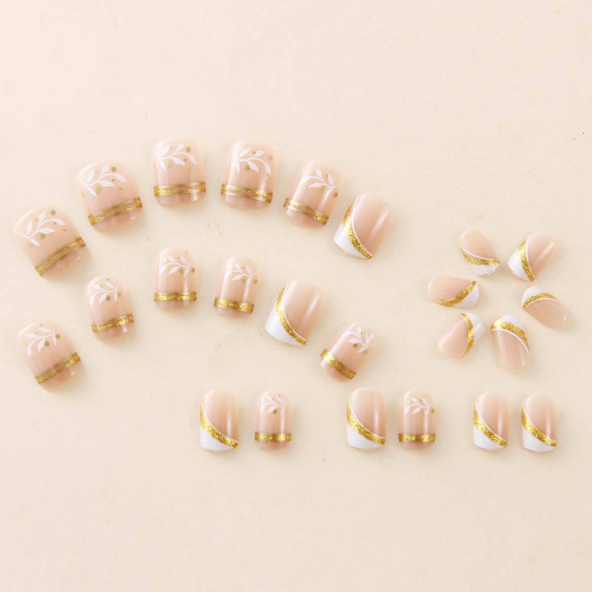 Press On Nail Set - Faux ongles courts carrés nude à