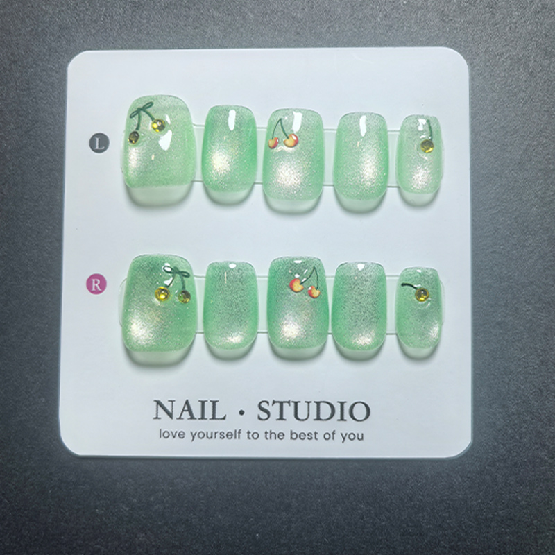 Faux ongles œil de chat à pres - Nail Art Fake avis et prix