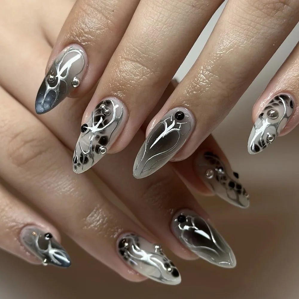 24 faux ongles adhésifs amande - Press On Nail Set avis et prix